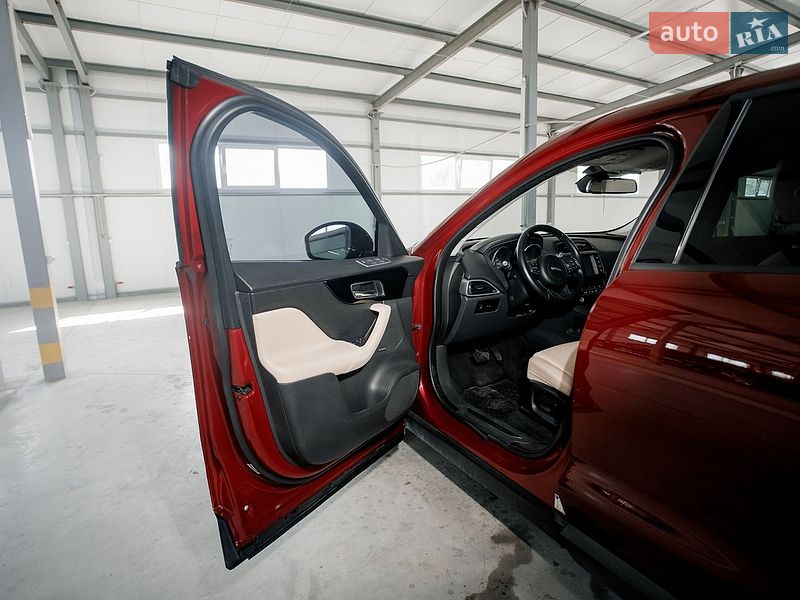 Позашляховик / Кросовер Jaguar F-Pace 2016 в Чернівцях
