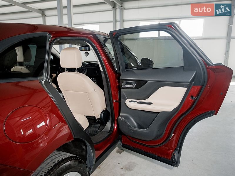 Позашляховик / Кросовер Jaguar F-Pace 2016 в Чернівцях