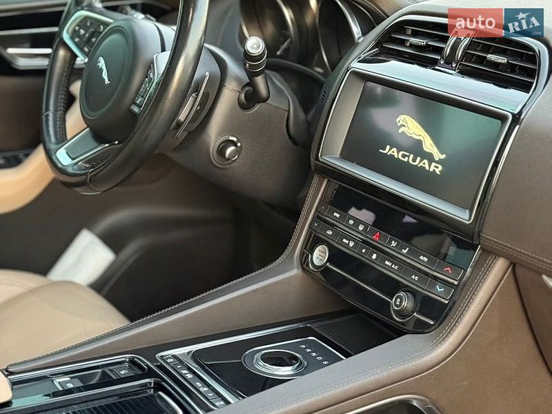 Внедорожник / Кроссовер Jaguar F-Pace 2018 в Киеве
