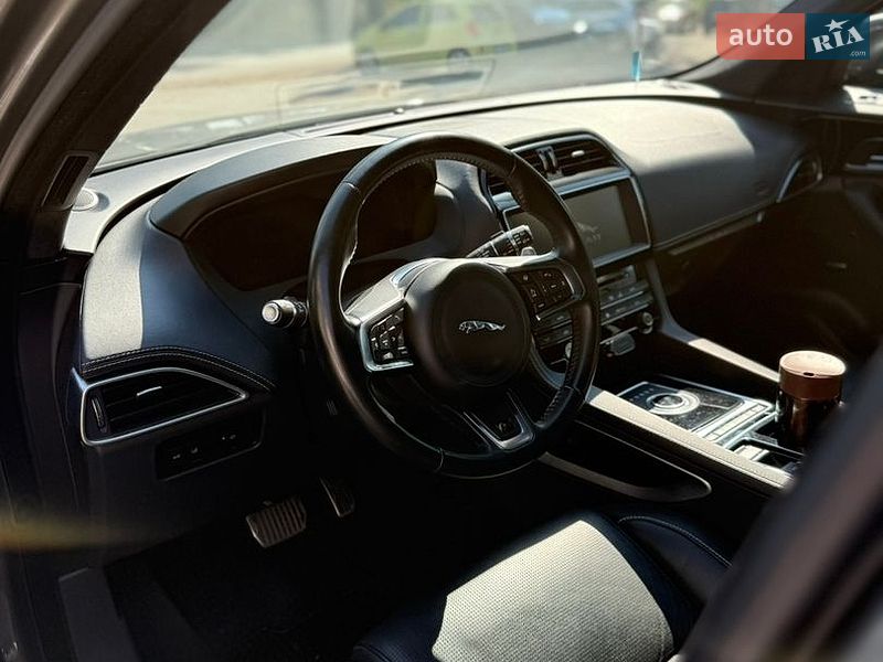 Внедорожник / Кроссовер Jaguar F-Pace 2017 в Днепре