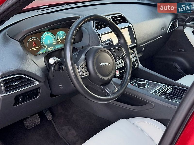 Позашляховик / Кросовер Jaguar F-Pace 2016 в Києві