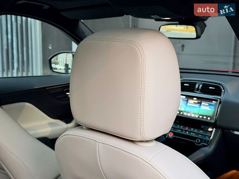 Позашляховик / Кросовер Jaguar F-Pace 2016 в Києві