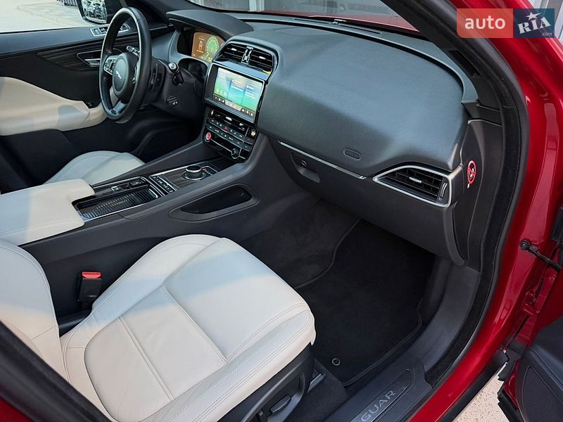 Позашляховик / Кросовер Jaguar F-Pace 2016 в Києві