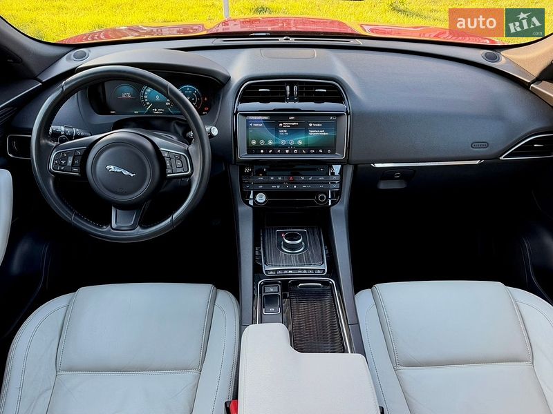 Позашляховик / Кросовер Jaguar F-Pace 2016 в Києві