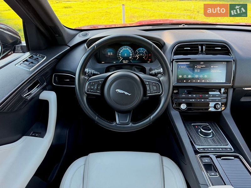Позашляховик / Кросовер Jaguar F-Pace 2016 в Києві