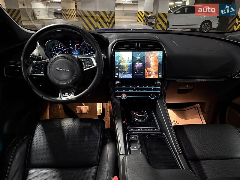 Внедорожник / Кроссовер Jaguar F-Pace 2017 в Киеве