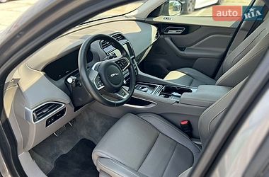 Внедорожник / Кроссовер Jaguar F-Pace 2016 в Киеве