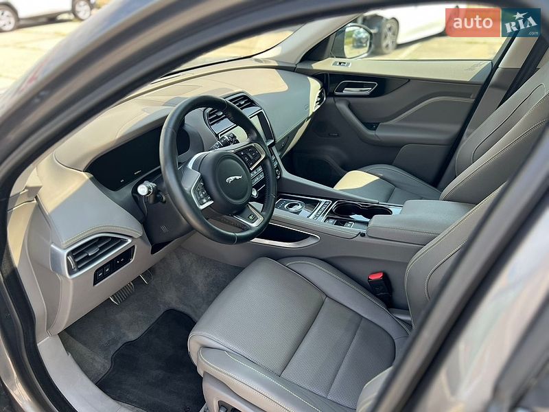 Внедорожник / Кроссовер Jaguar F-Pace 2016 в Киеве