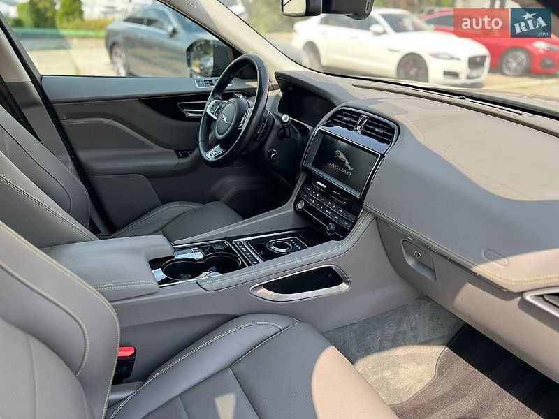 Внедорожник / Кроссовер Jaguar F-Pace 2016 в Киеве