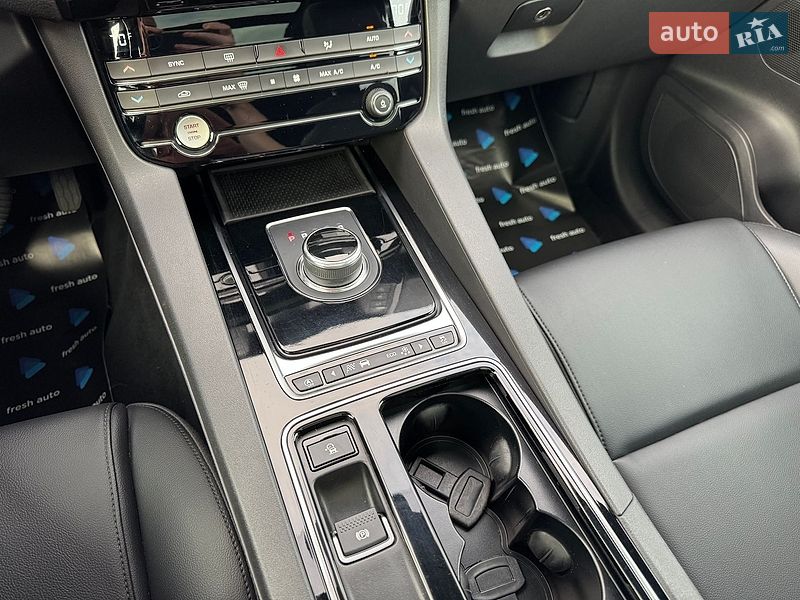 Позашляховик / Кросовер Jaguar F-Pace 2018 в Рівному фото 25 Позашляховик / Кросовер Jaguar F-Pace 2018 в Рівному