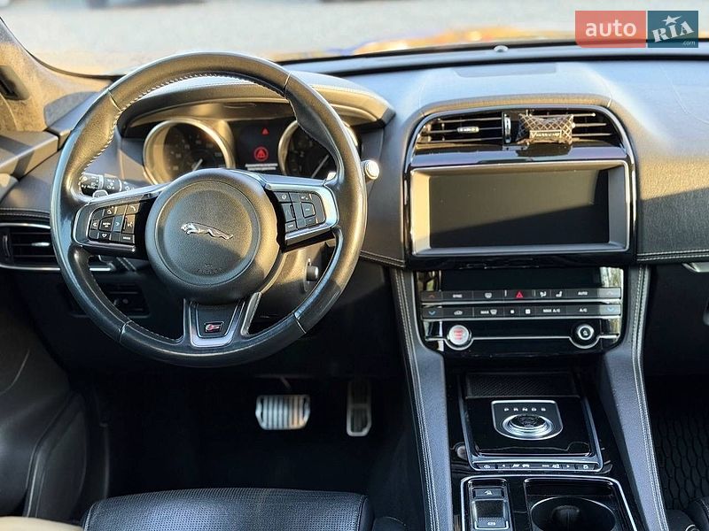 Внедорожник / Кроссовер Jaguar F-Pace 2019 в Киеве фото 8 Внедорожник / Кроссовер Jaguar F-Pace 2019 в Киеве