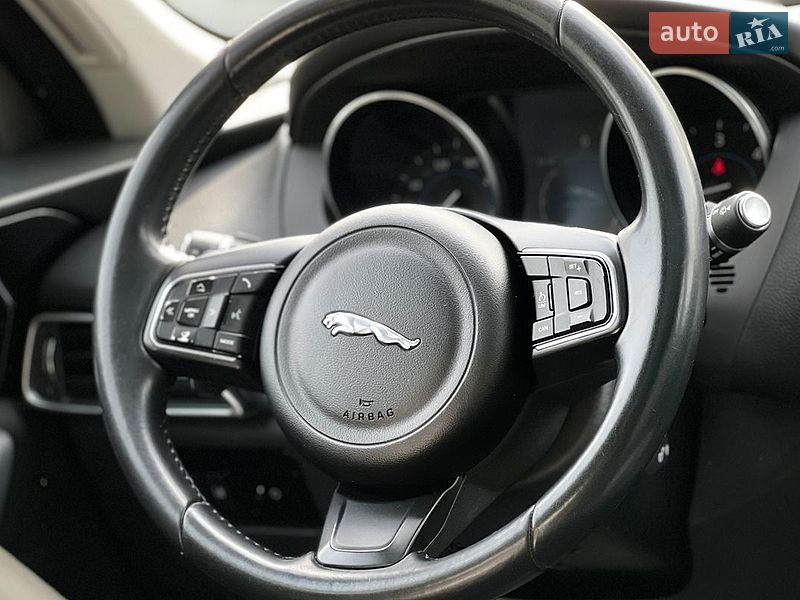 Внедорожник / Кроссовер Jaguar F-Pace 2016 в Львове