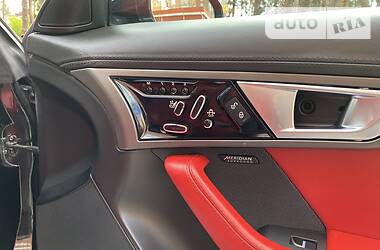 Купе Jaguar F-Type 2016 в 