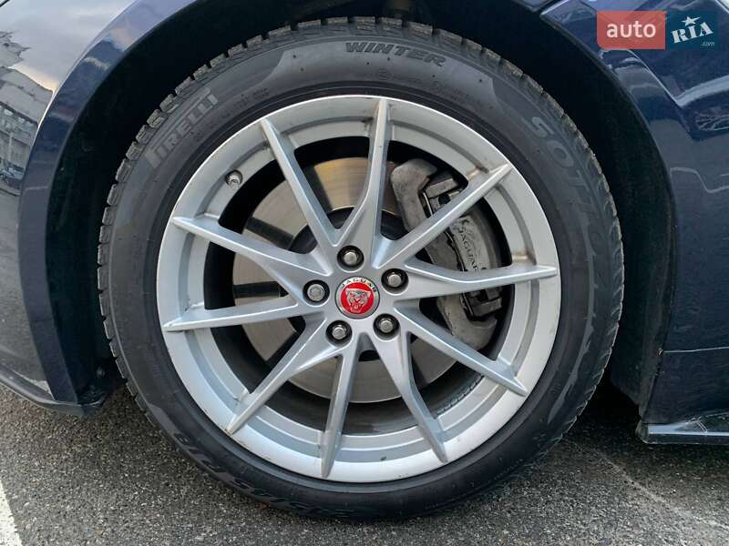Кабриолет Jaguar F-Type 2017 в Львове