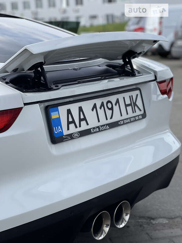 Купе Jaguar F-Type 2015 в Киеве