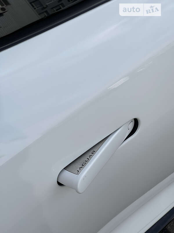 Купе Jaguar F-Type 2015 в Киеве