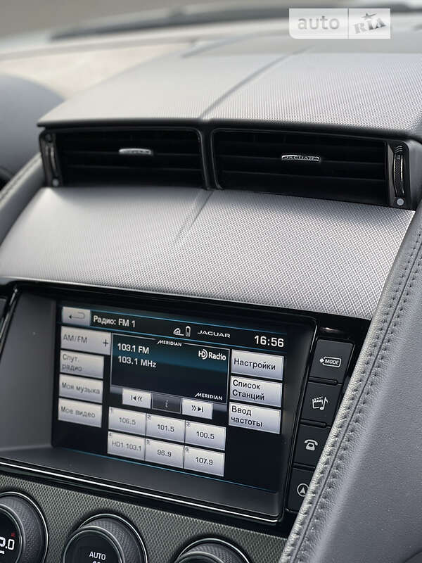 Купе Jaguar F-Type 2015 в Киеве