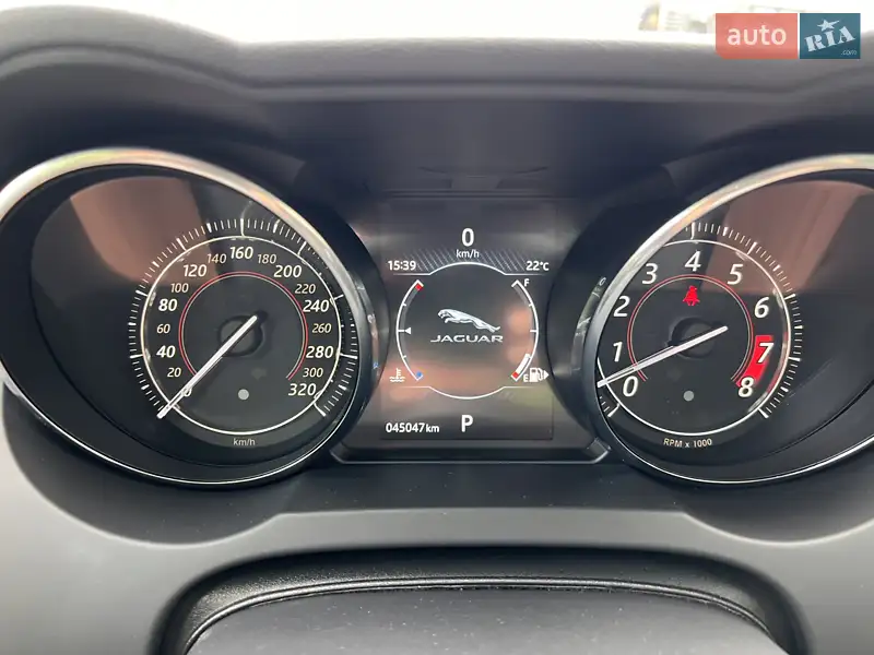 Купе Jaguar F-Type 2015 в 