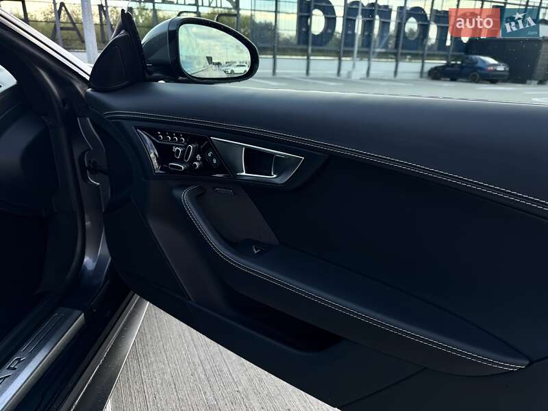 Купе Jaguar F-Type 2015 в Киеве