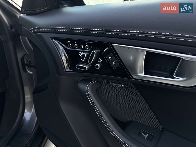 Купе Jaguar F-Type 2015 в Киеве