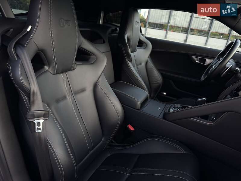 Купе Jaguar F-Type 2015 в Киеве