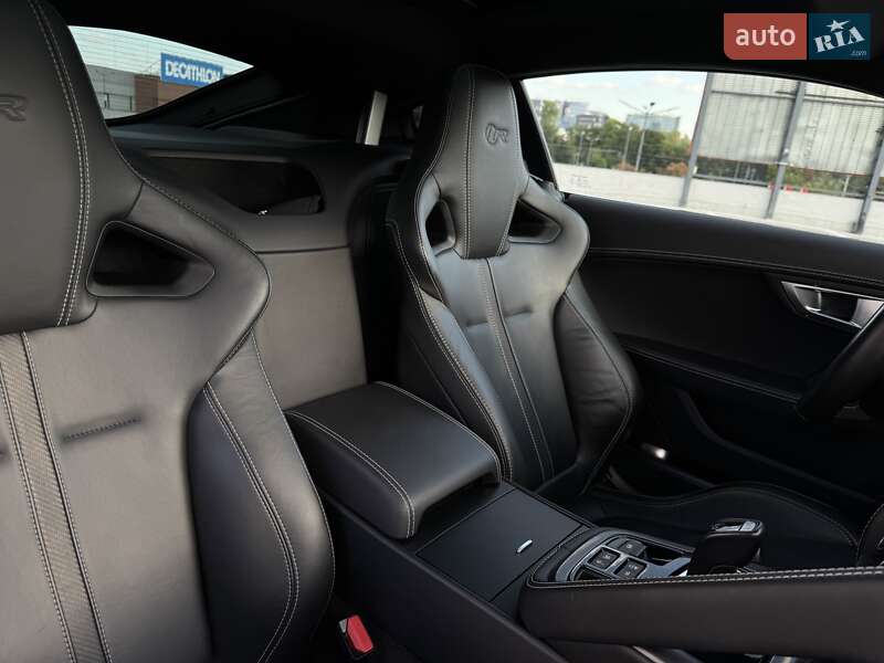 Купе Jaguar F-Type 2015 в Киеве