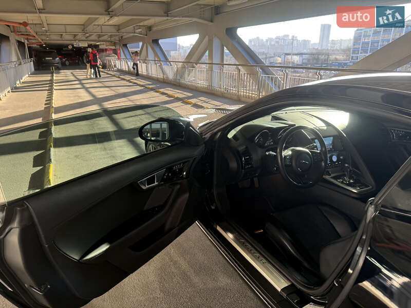 Купе Jaguar F-Type 2015 в Киеве