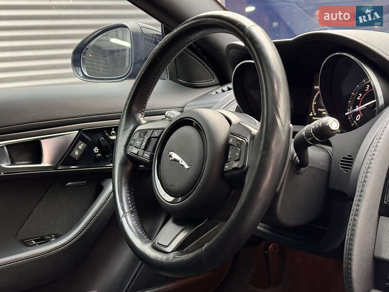 Купе Jaguar F-Type 2015 в Киеве фото 38 Купе Jaguar F-Type 2015 в Киеве