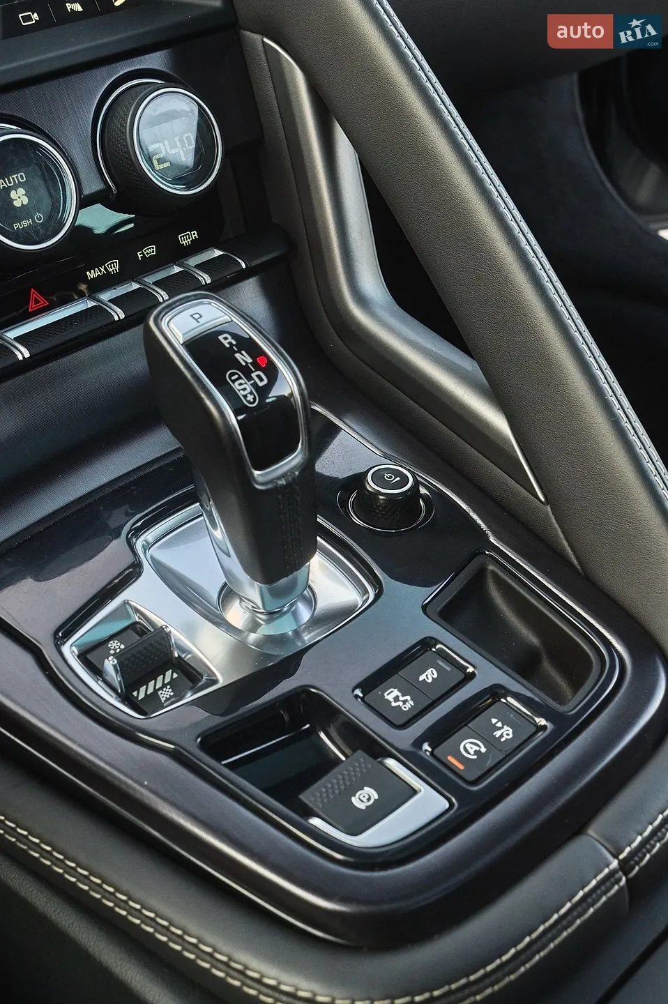 2019 Jaguar F-Type - мініатюра 33