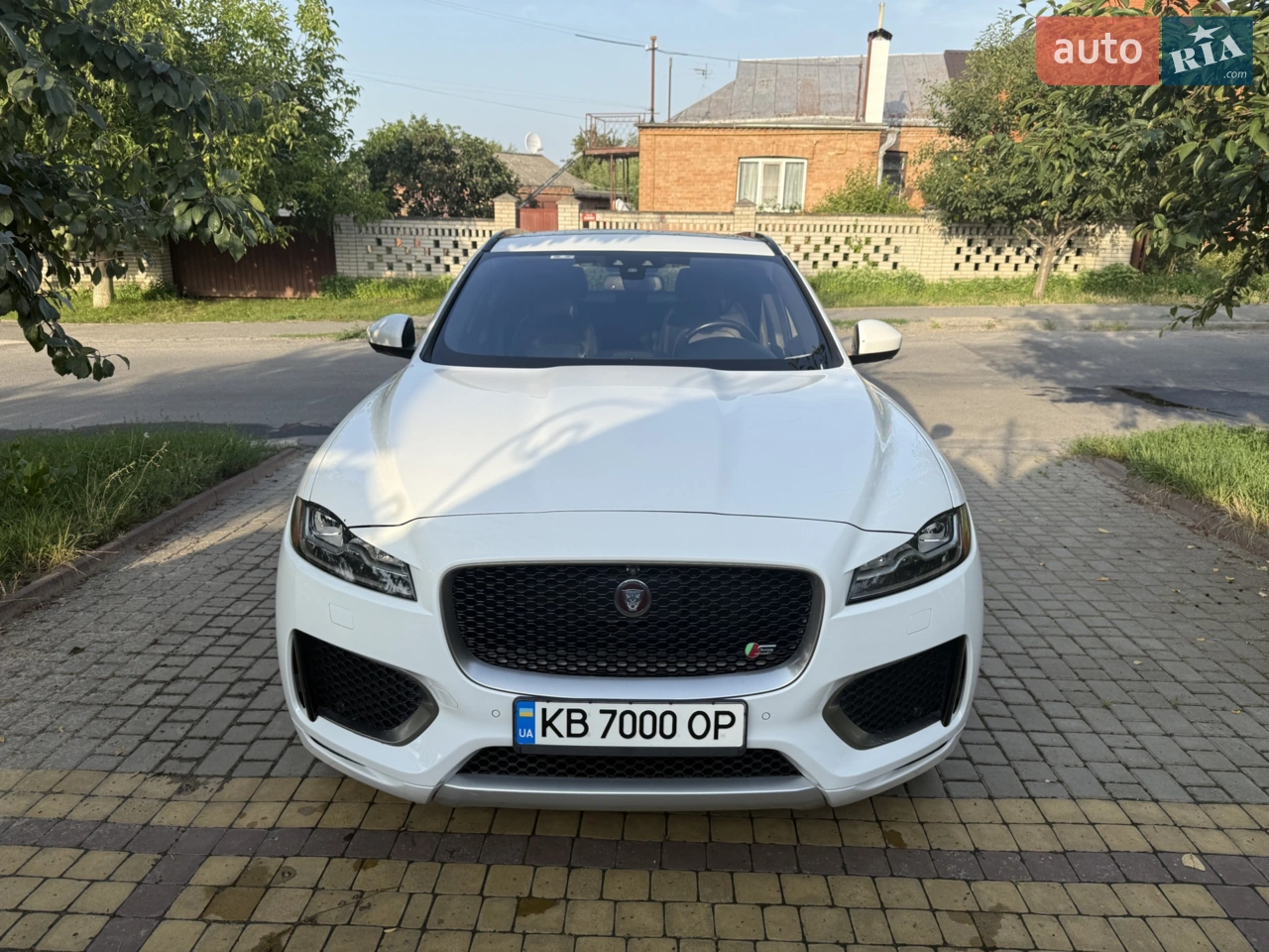 2017 Jaguar F-Pace - мініатюра 16