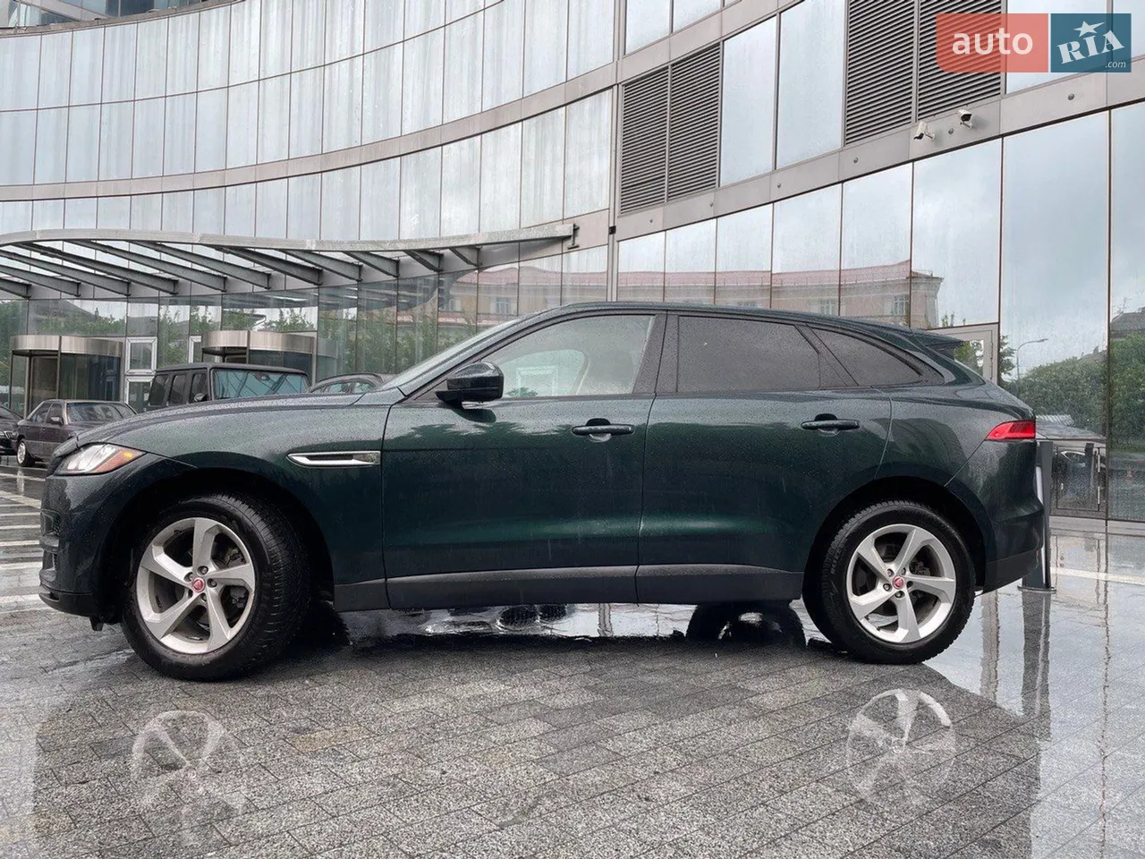 2017 Jaguar F-Pace - мініатюра 24