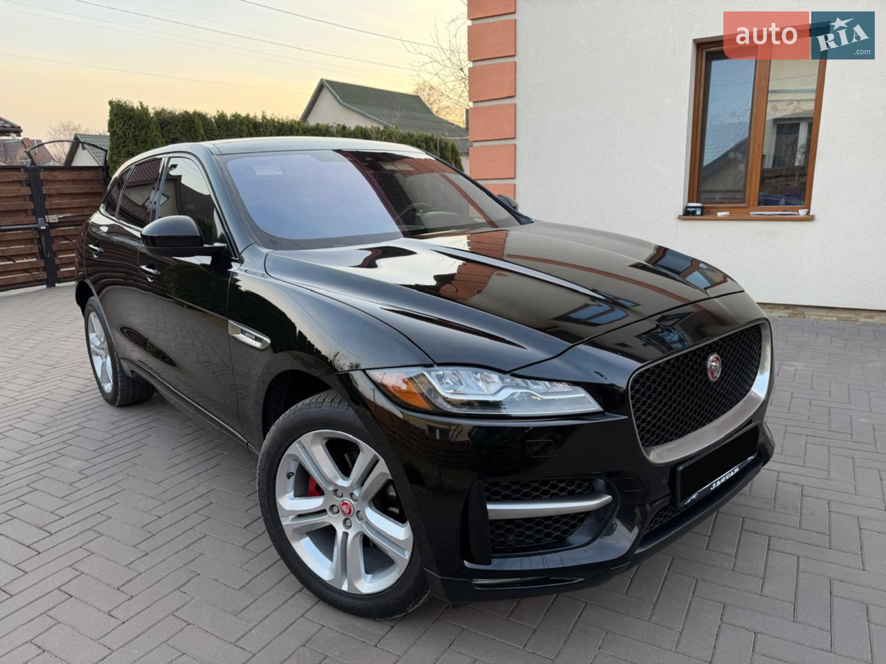2017 Jaguar F-Pace - мініатюра 29