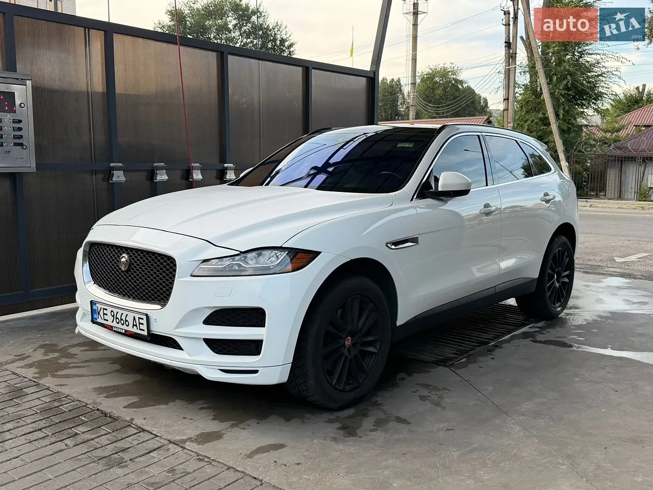 2016 Jaguar F-Pace - мініатюра 14