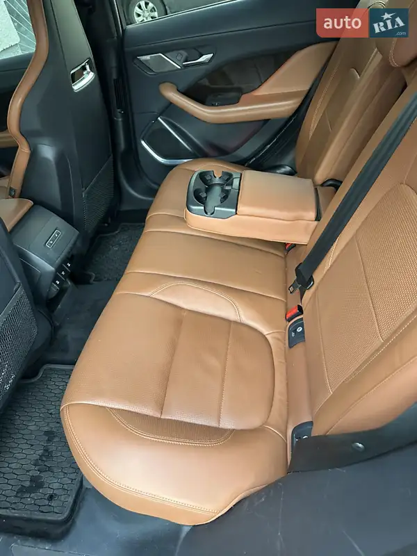 Позашляховик / Кросовер Jaguar I-Pace 2019 в 