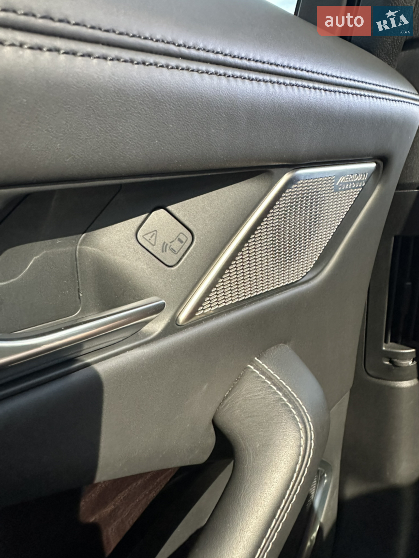 2019 Jaguar I-Pace - мініатюра 17