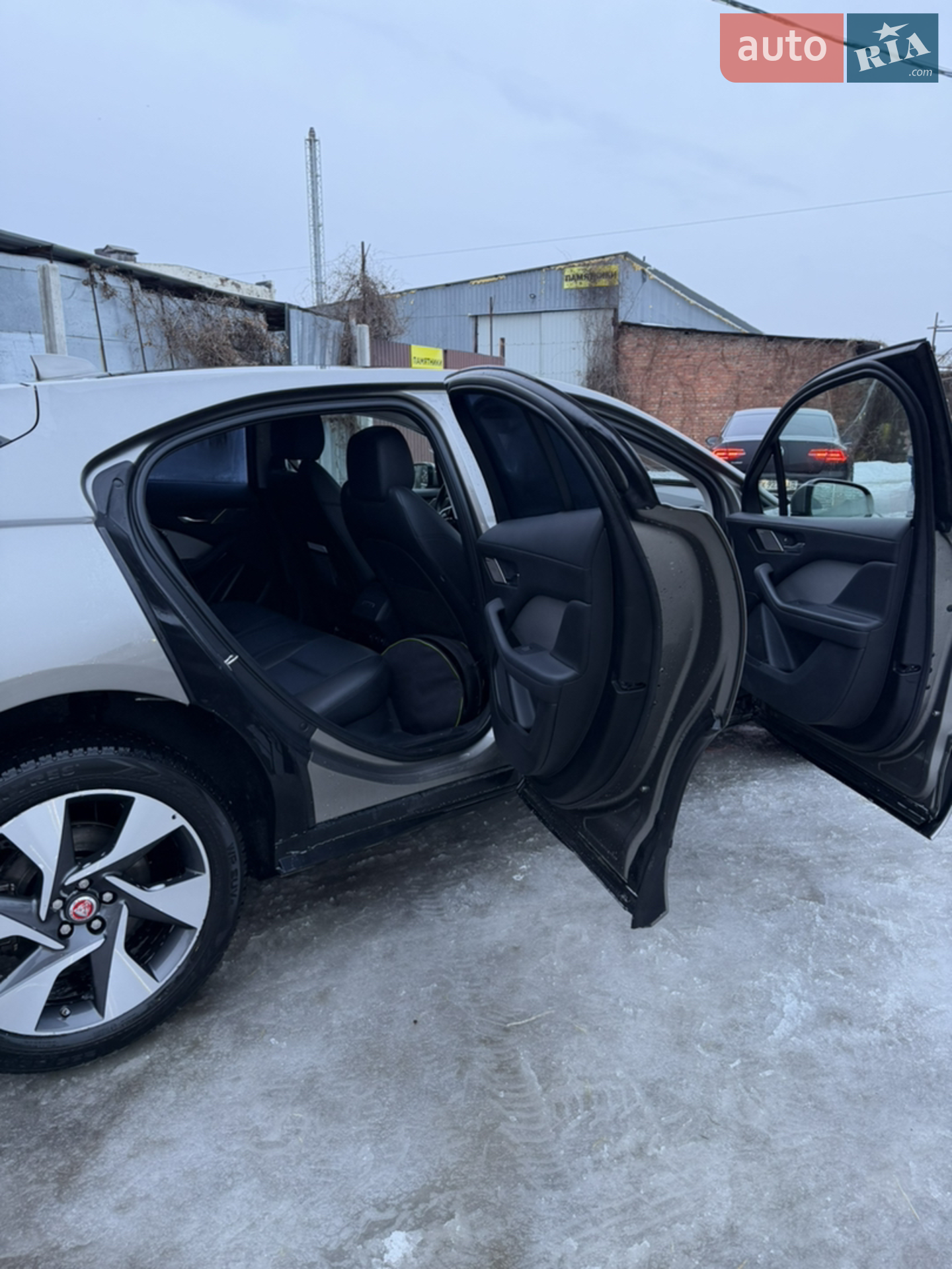 2019 Jaguar I-Pace - мініатюра 8