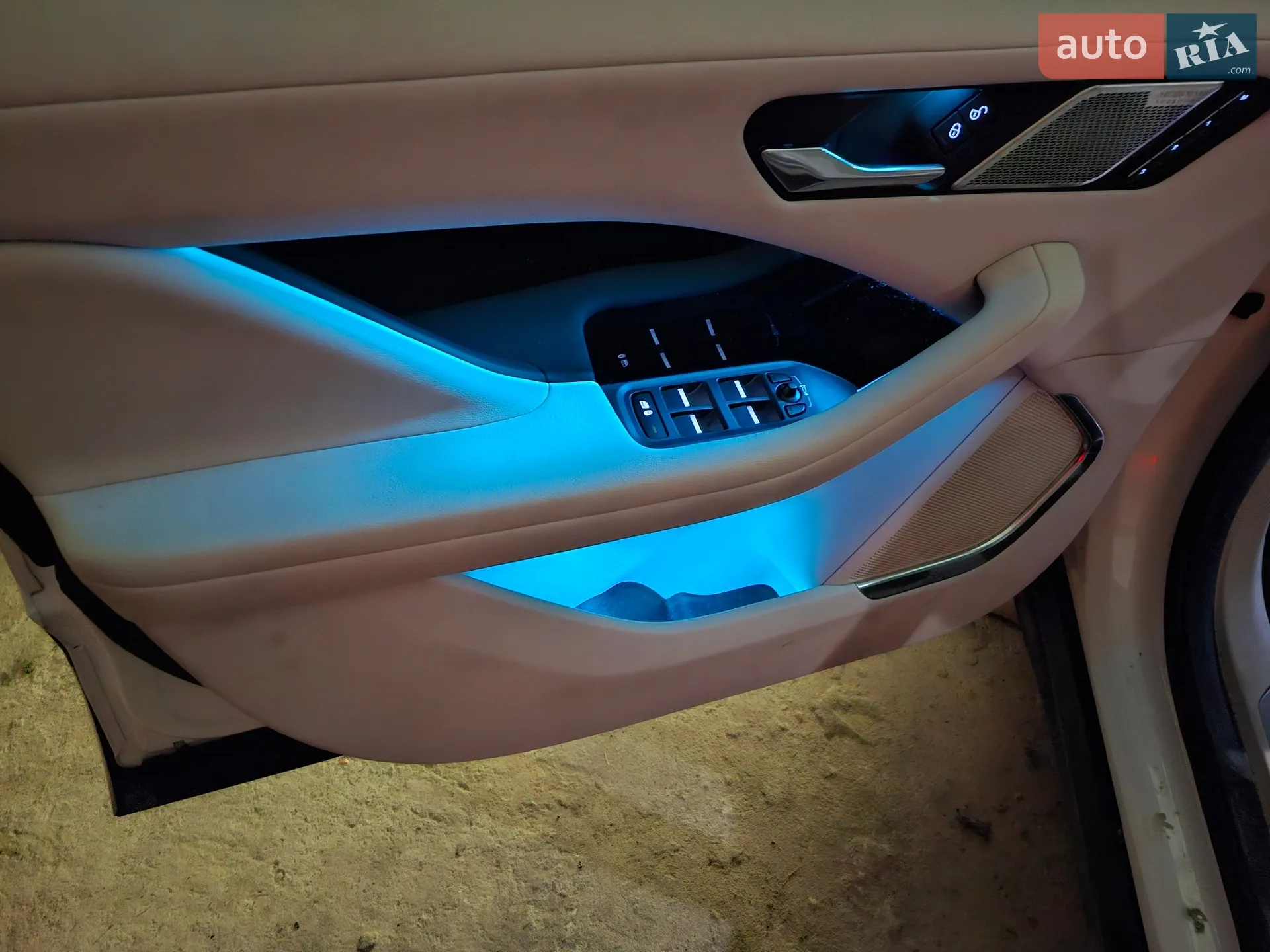 2019 Jaguar I-Pace - мініатюра 16