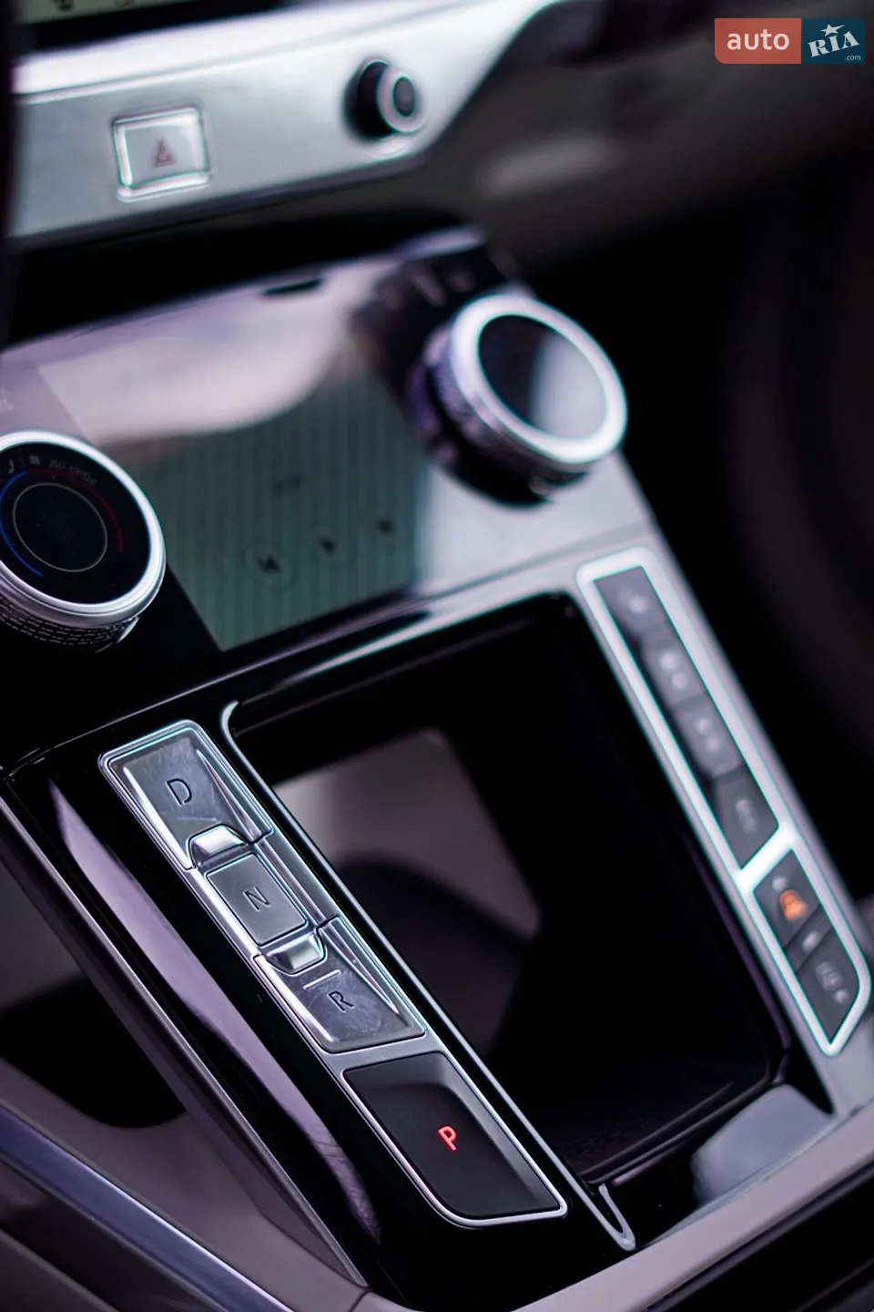 2019 Jaguar I-Pace - мініатюра 11