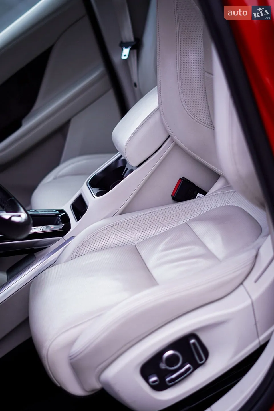 2019 Jaguar I-Pace - мініатюра 17