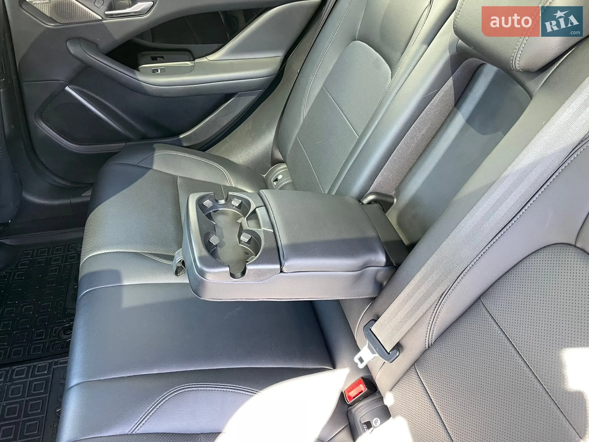 2019 Jaguar I-Pace - мініатюра 7