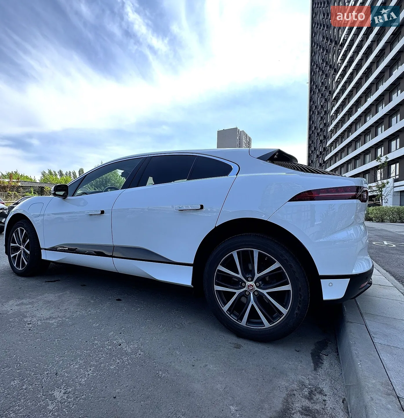 2019 Jaguar I-Pace - мініатюра 3