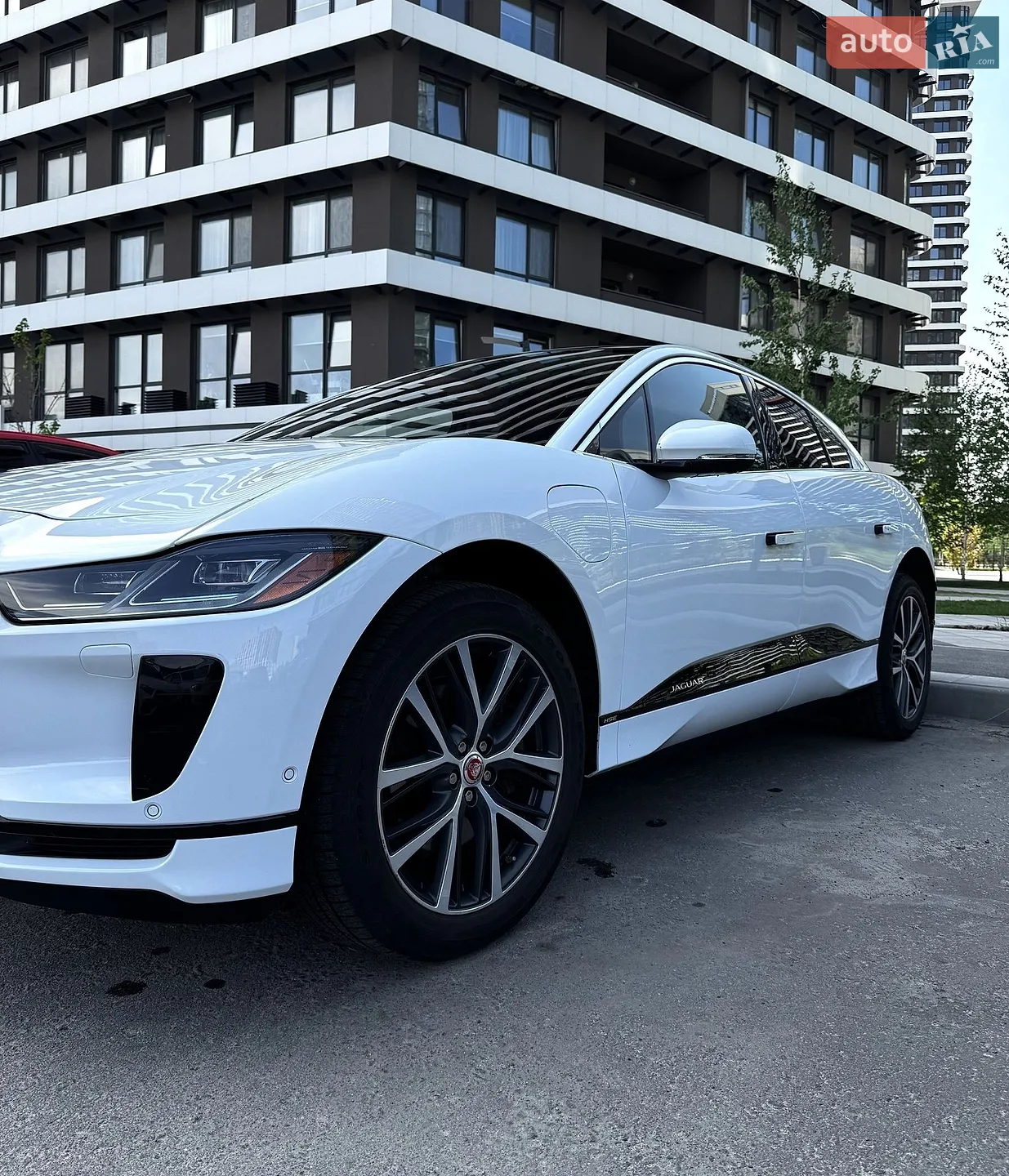 2019 Jaguar I-Pace - мініатюра 2