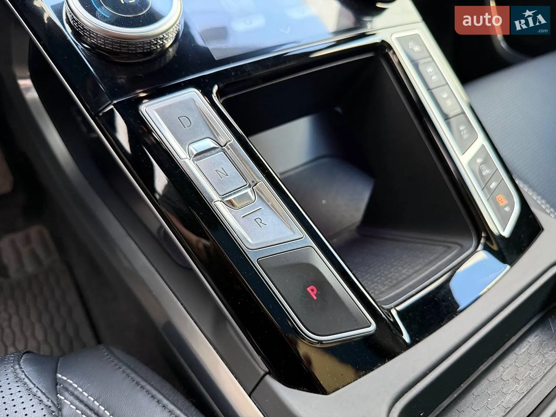 2019 Jaguar I-Pace - мініатюра 21