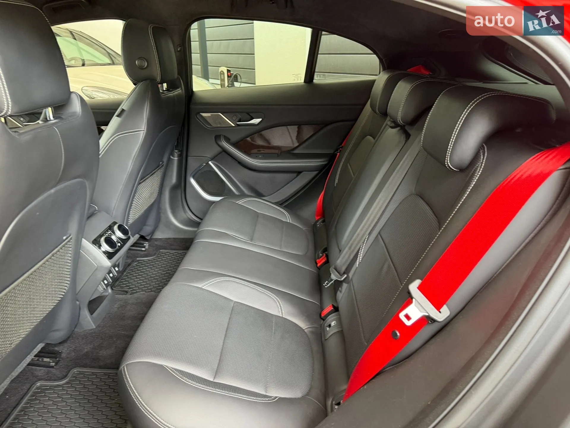 2019 Jaguar I-Pace - мініатюра 24