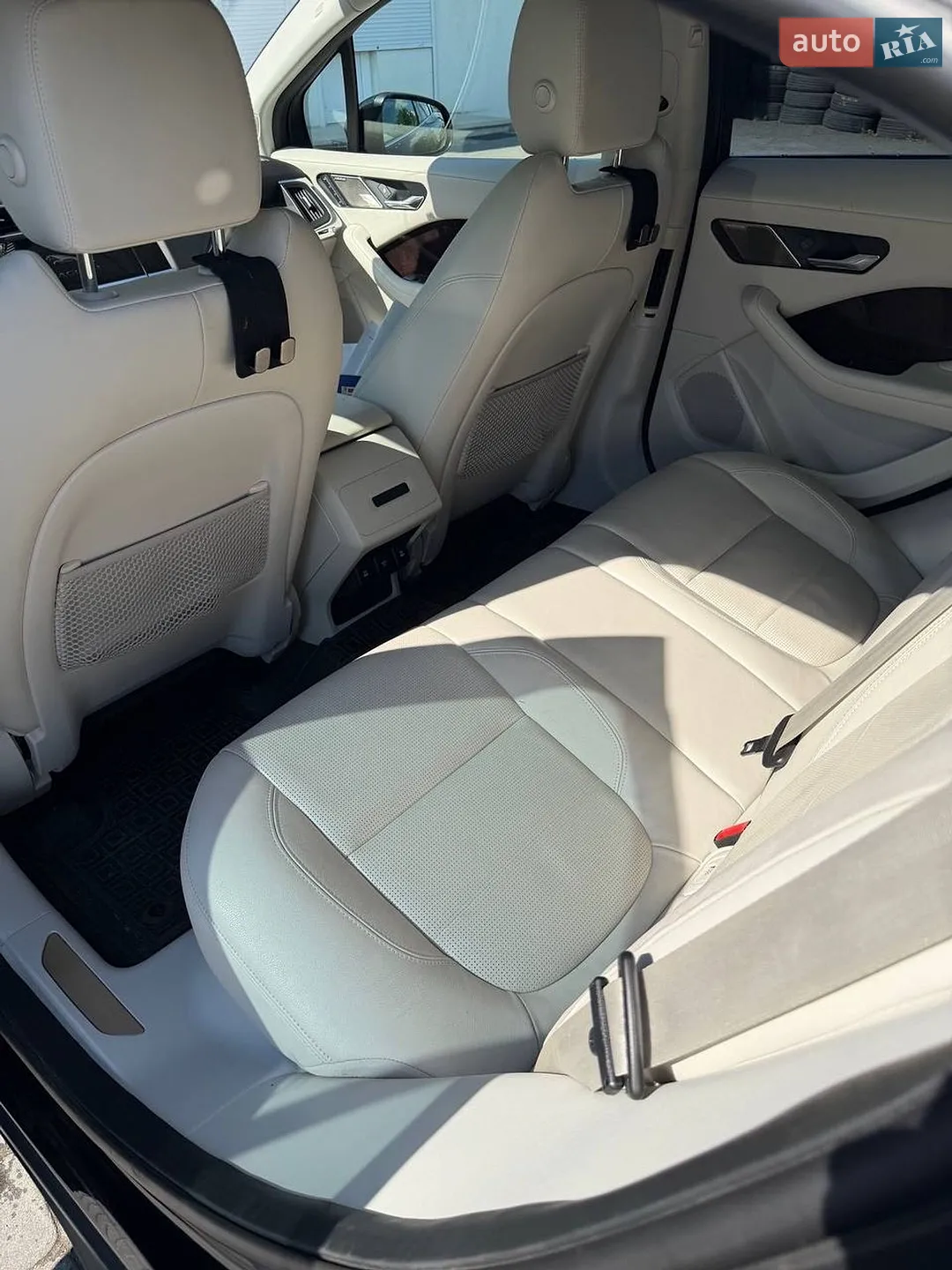 2019 Jaguar I-Pace - мініатюра 17