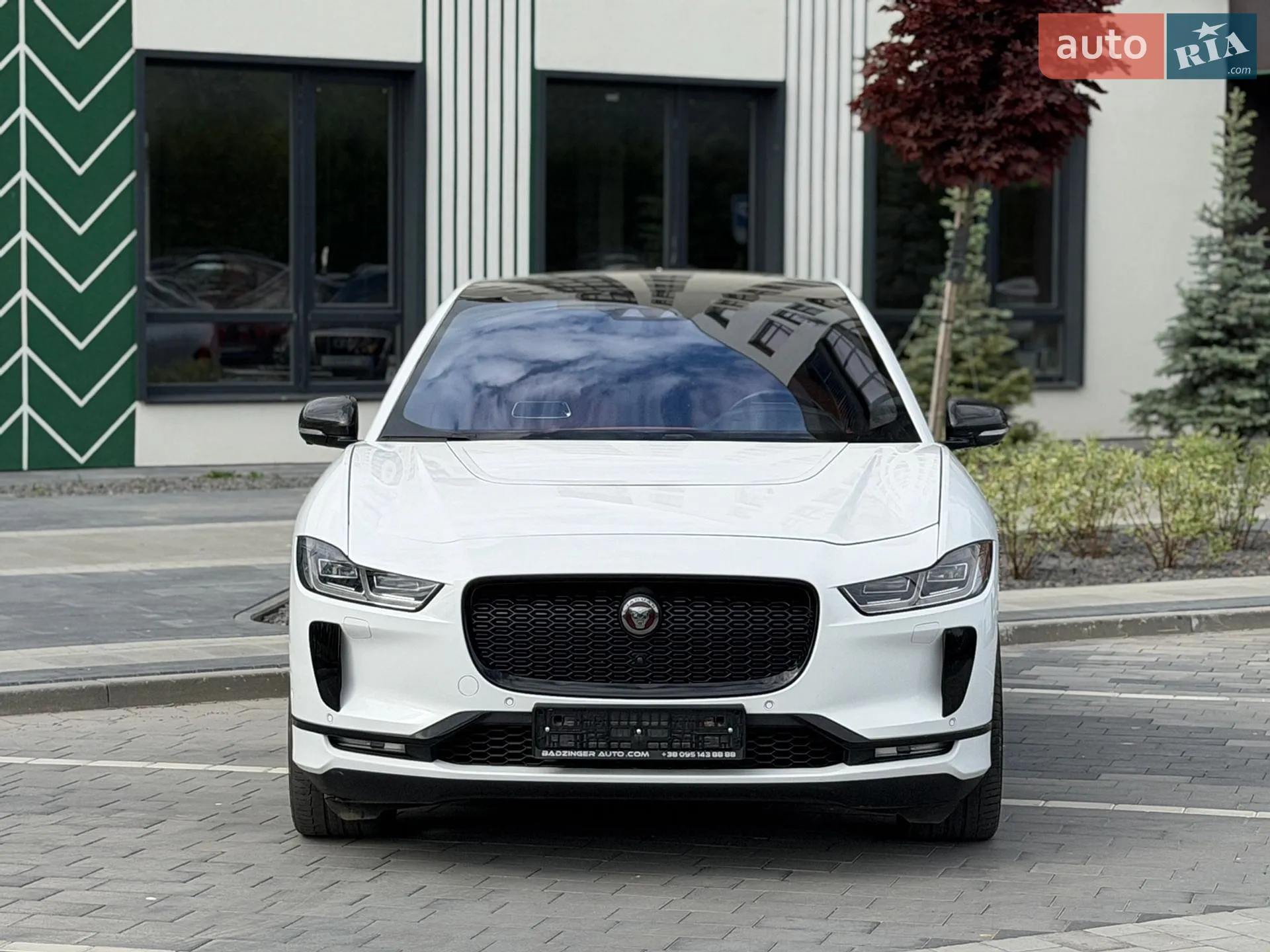 2019 Jaguar I-Pace - мініатюра 2