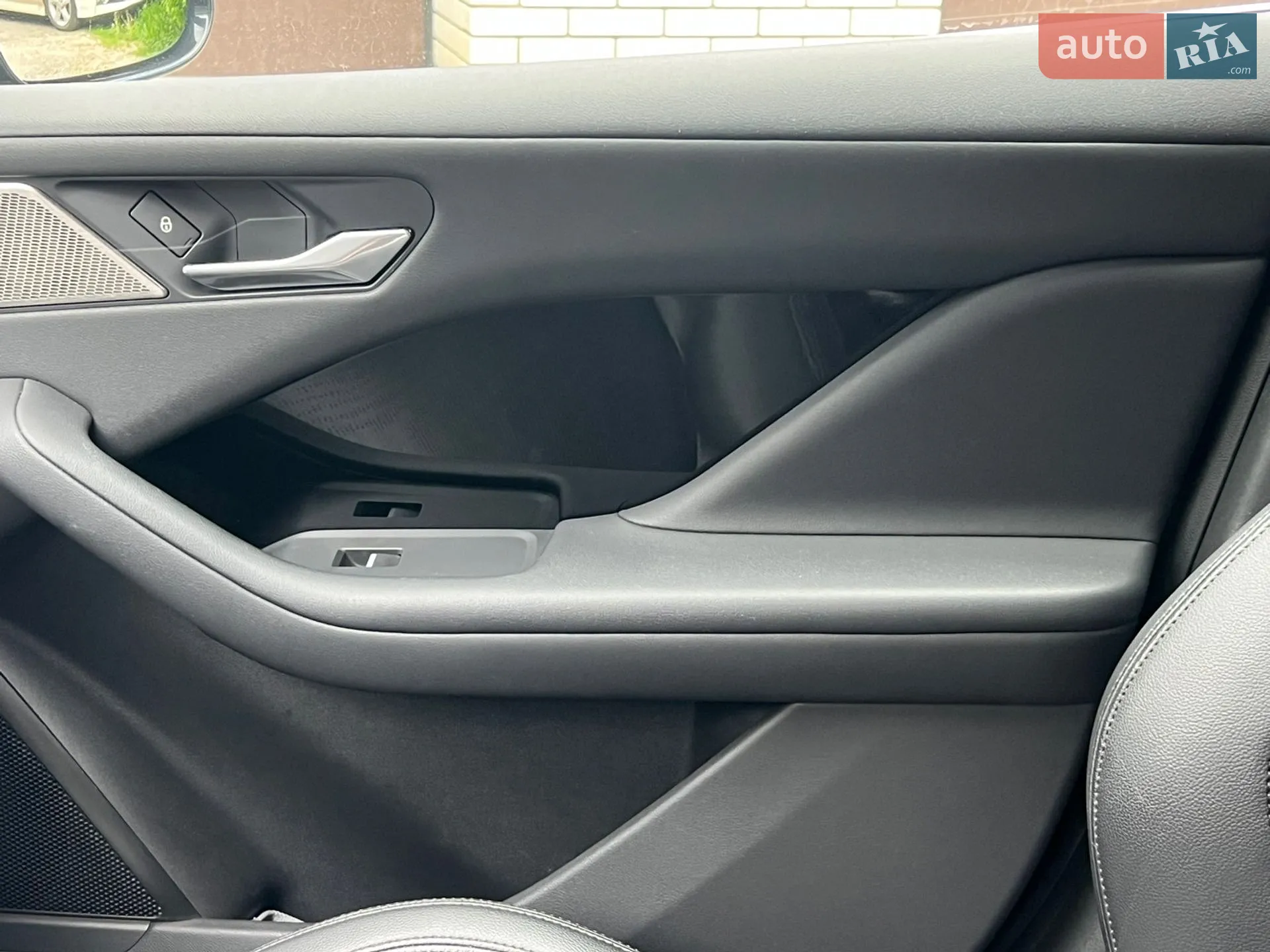 2019 Jaguar I-Pace - мініатюра 15