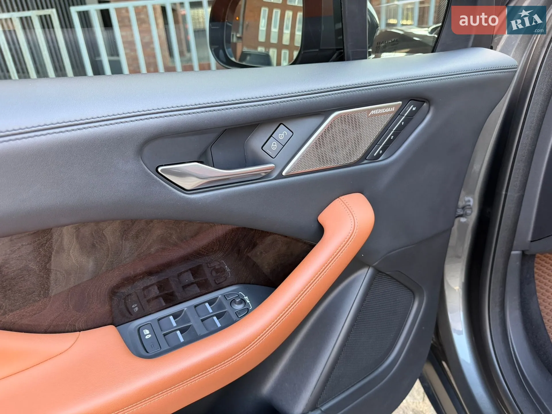 2019 Jaguar I-Pace - мініатюра 23