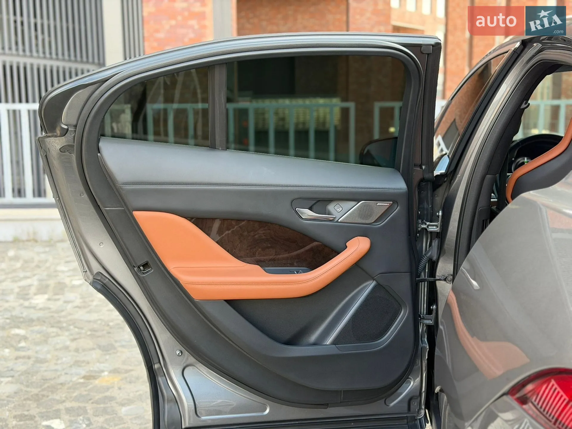 2019 Jaguar I-Pace - мініатюра 34