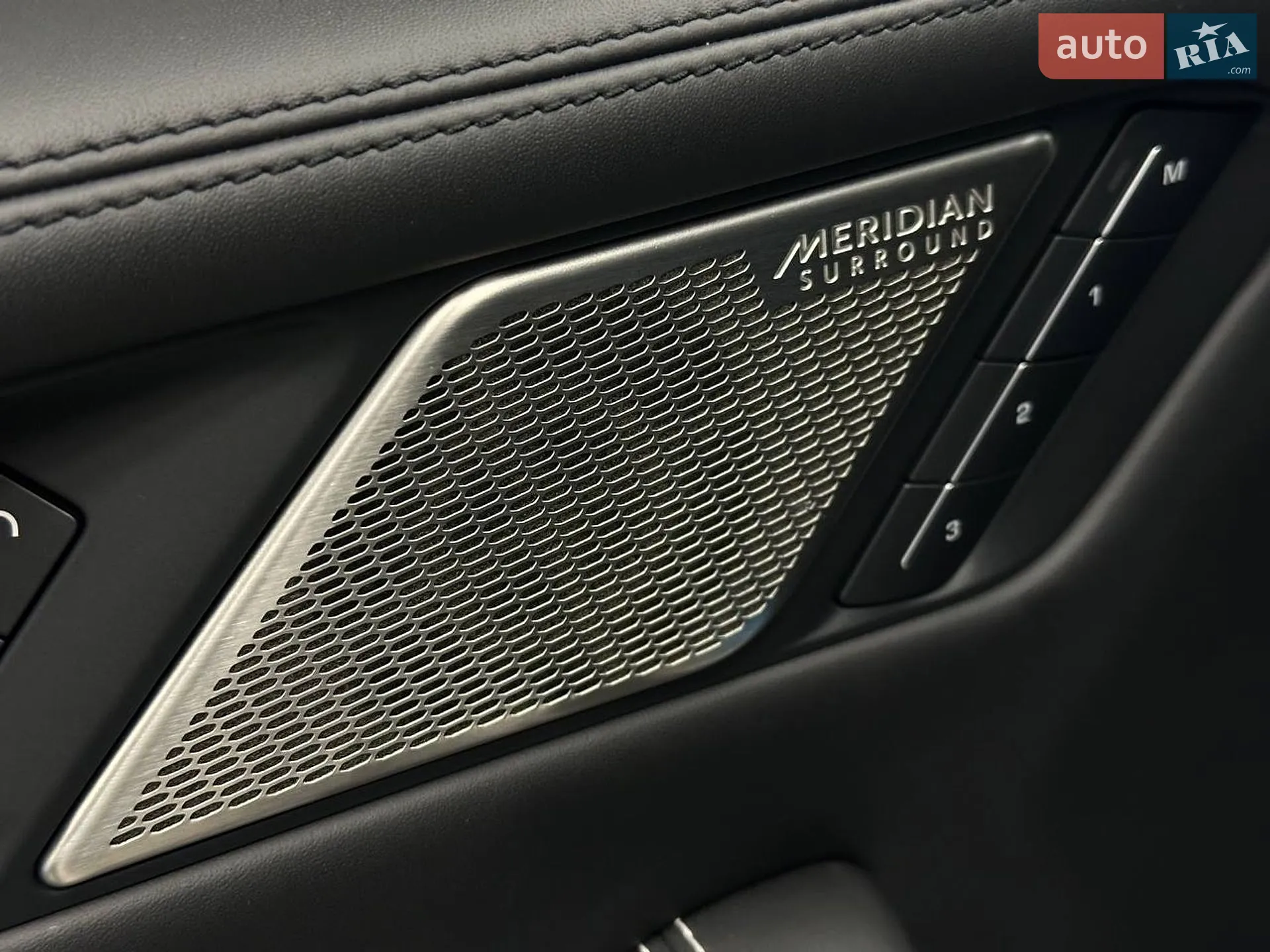 2019 Jaguar I-Pace - мініатюра 12